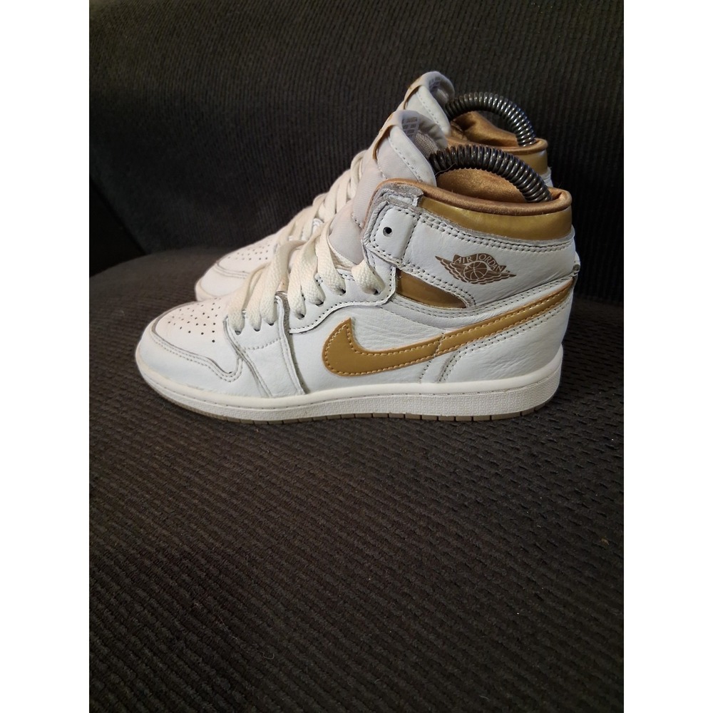 Nike Air Jordan‎ 1 Retro High OG (PS) White Metallic Gold FD2597-107 Size2Y